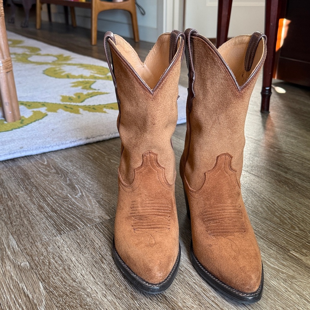 Tecovas Cassie Cowboy Boots in Honey Deerskin - Picture 5 of 6